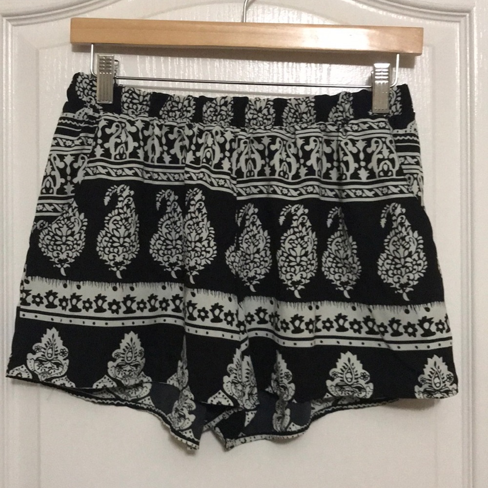 Black and White flowy shorts